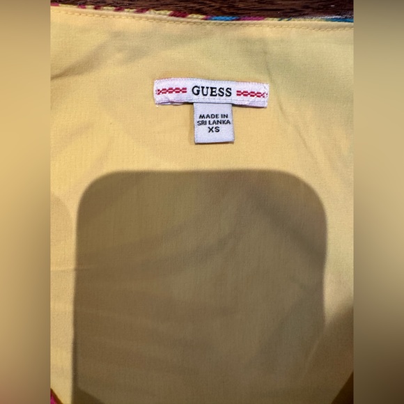 Guess Tropical Top - Picture 3 of 3